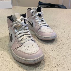 Women’s Pink Jordan’s - great condition!